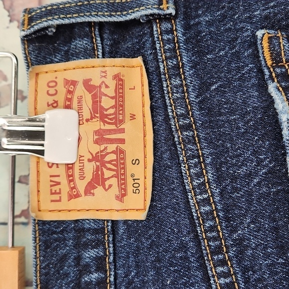 Levi's 501 Skinny High Rise Button Fly Jeans - Picture 6 of 11